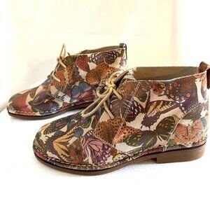 Hush Puppies Cyra Catelyn Chukka Boots